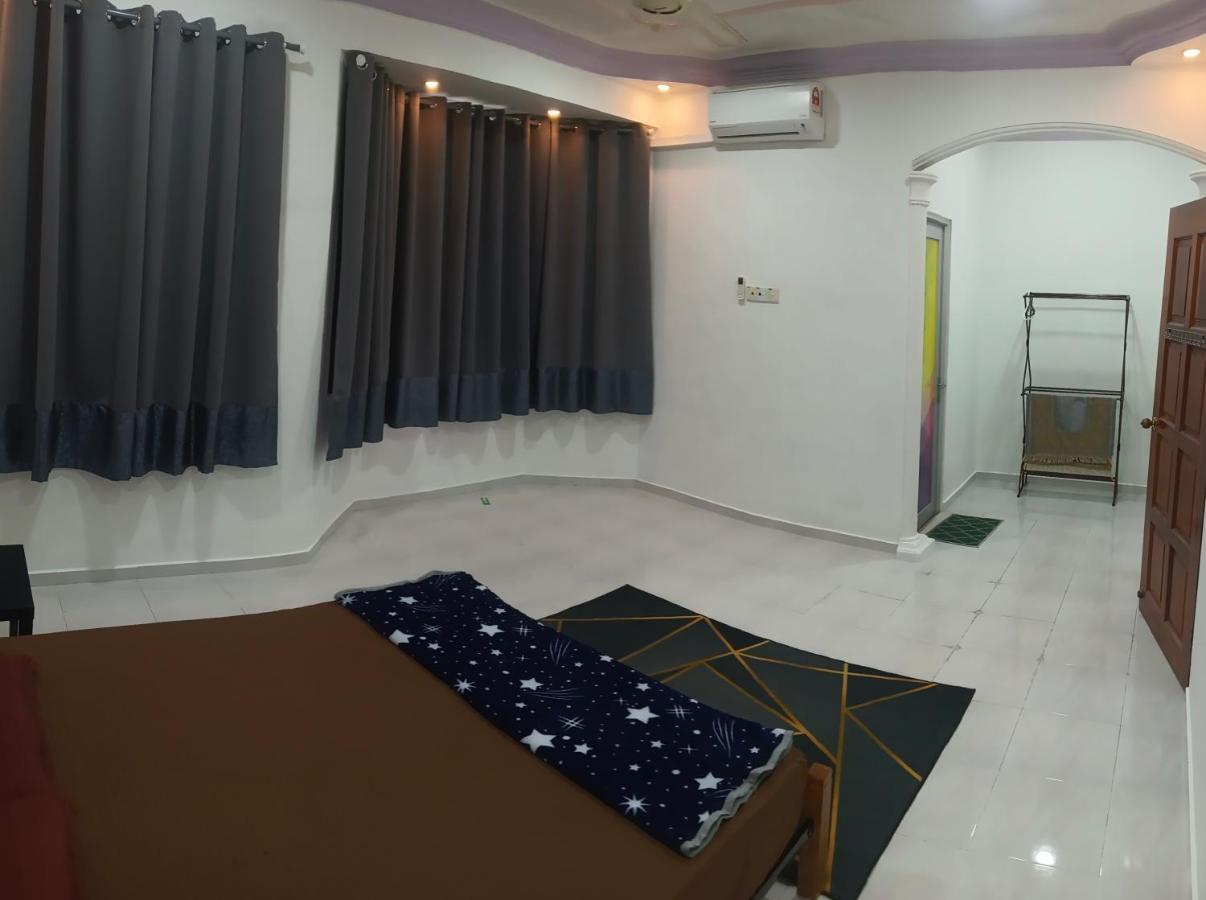 No. 8 Holiday home Segamat